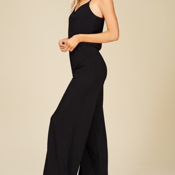 Black Wide Leg Loose Fit Jumpsuit - Picture 3 of 8